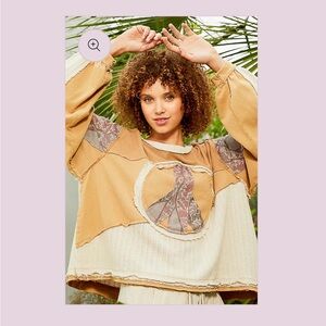 NTW POL Distressed Peace and Love Top